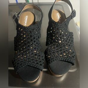 Sonoma black crochet wedges size 8